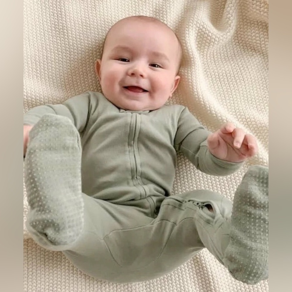 L’oved baby organic zipper footie in Seafoam